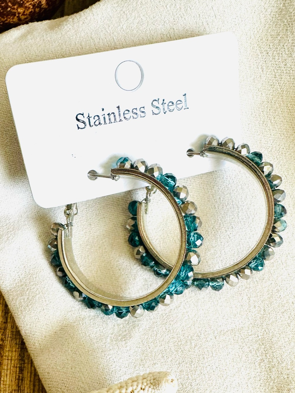 NWT Stainless Steel Silver Teal Beaded Medium Hoop Earrings